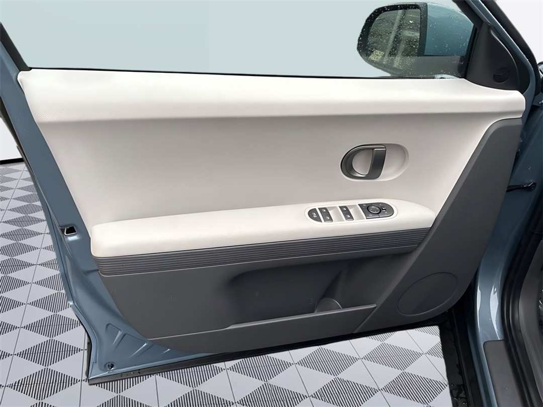 2026 Hyundai Ioniq 5 SEL - Image 27