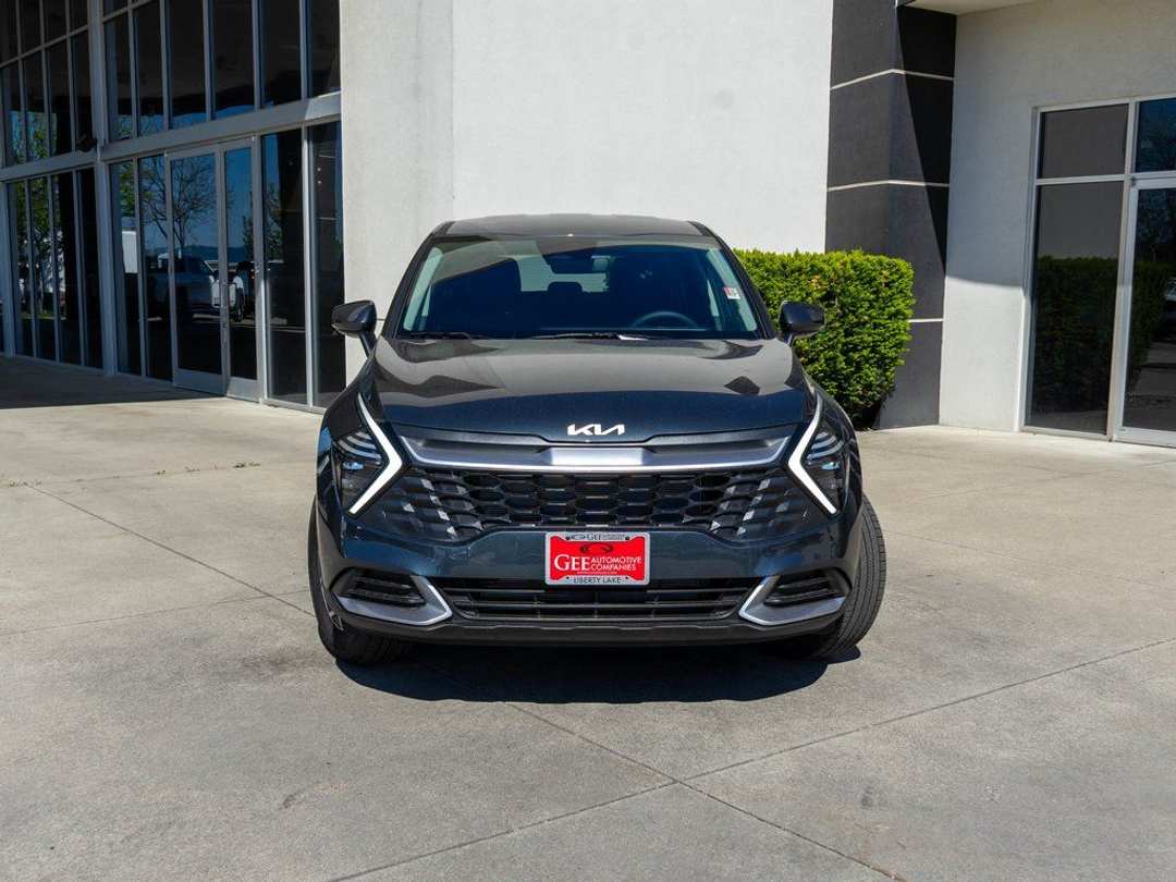 2025 Kia Sportage LX - Image 2