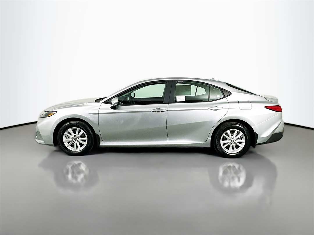 2026 Toyota Camry LE - Image 4