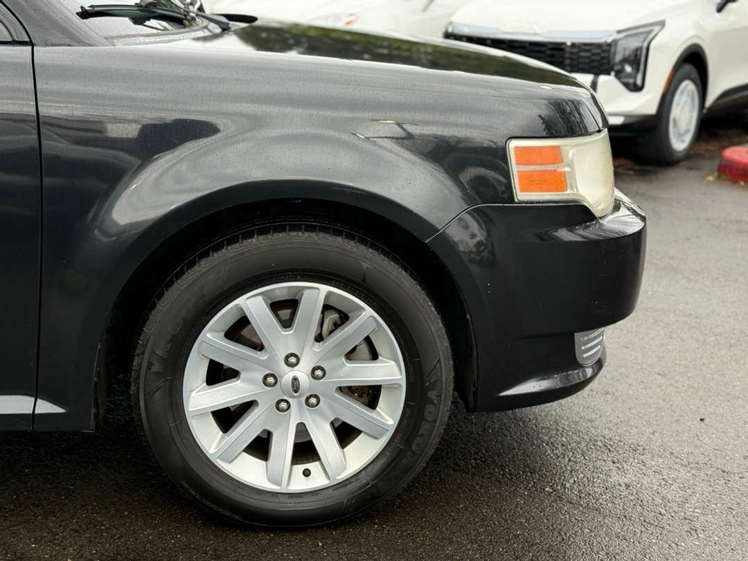 2011 Ford Flex SEL - Image 17