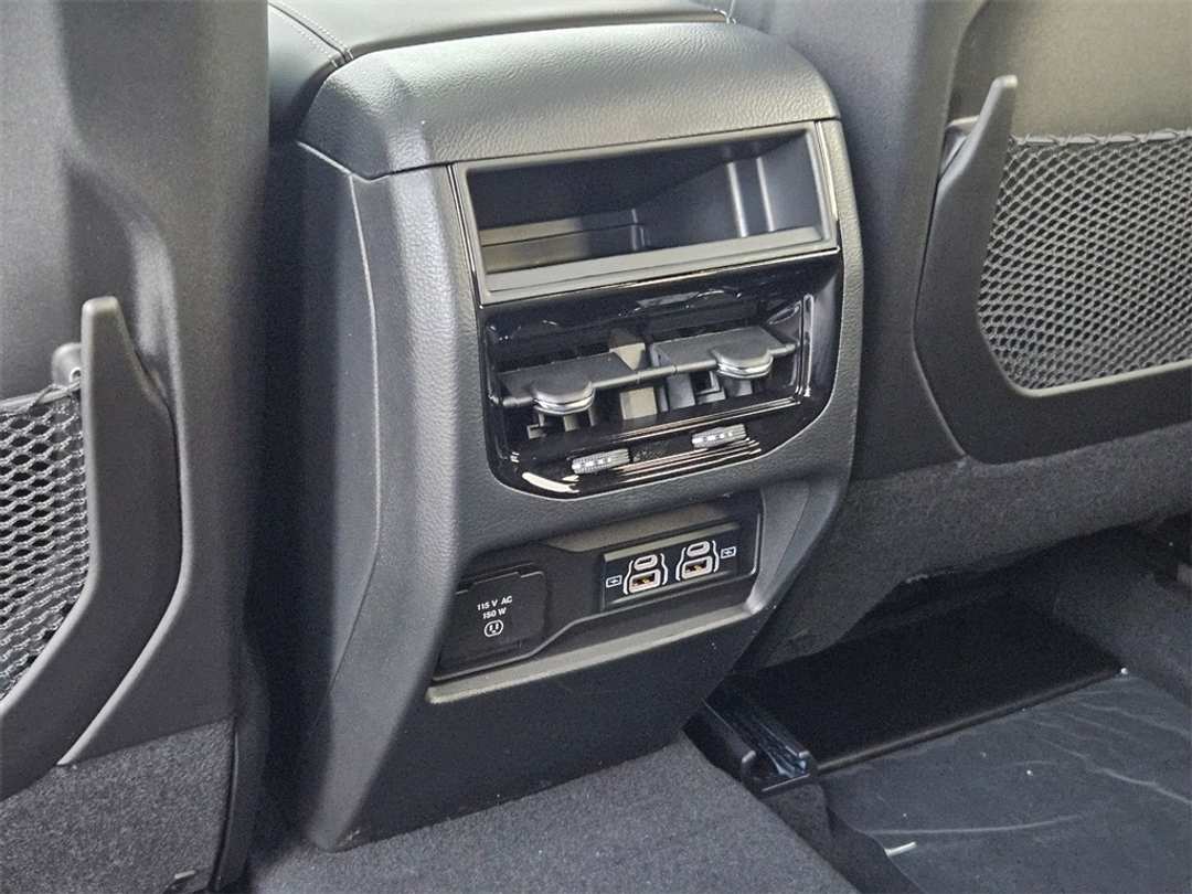 2025 Jeep Grand Cherokee Altitude X - Image 28