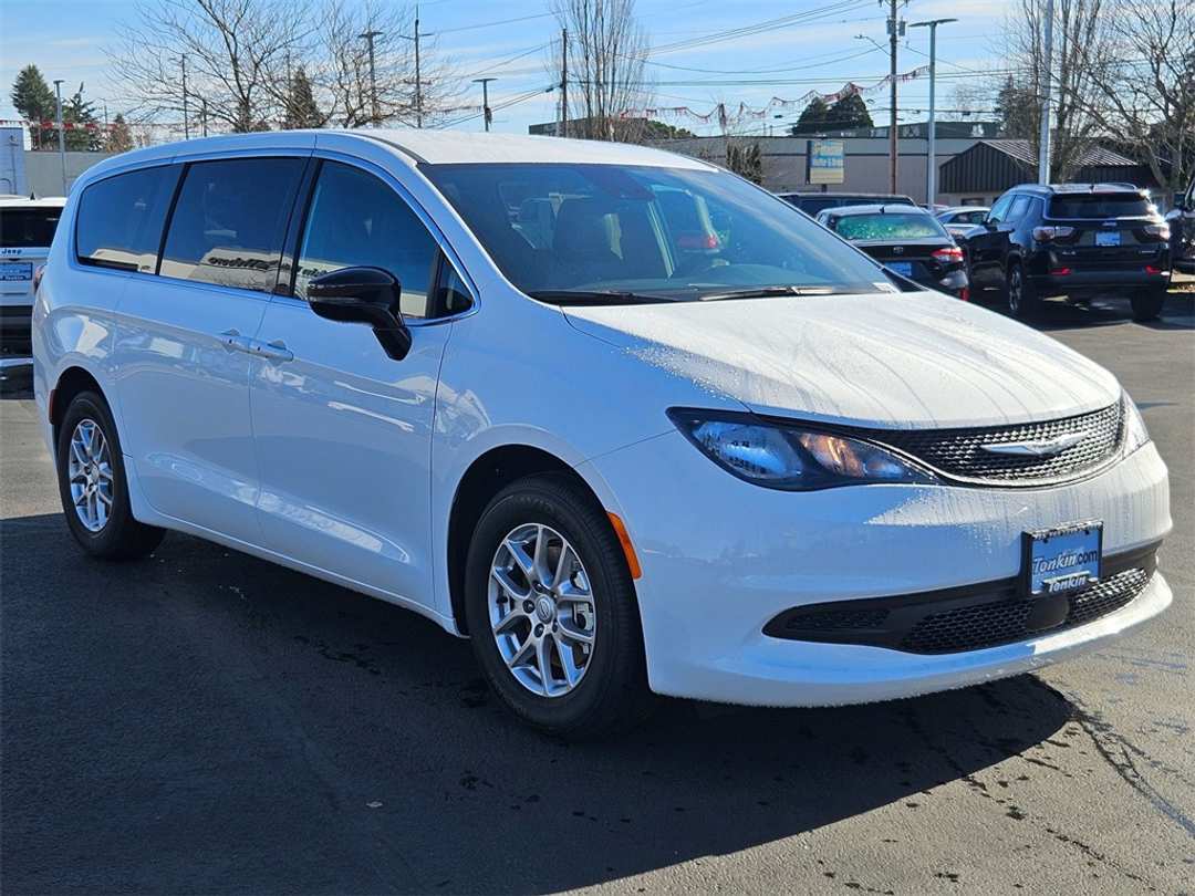 2026 Chrysler Voyager LX - Image 8