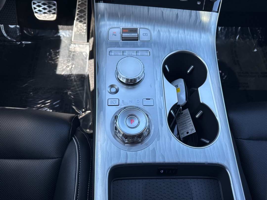 2026 Genesis Electrified Gv70 - Image 28