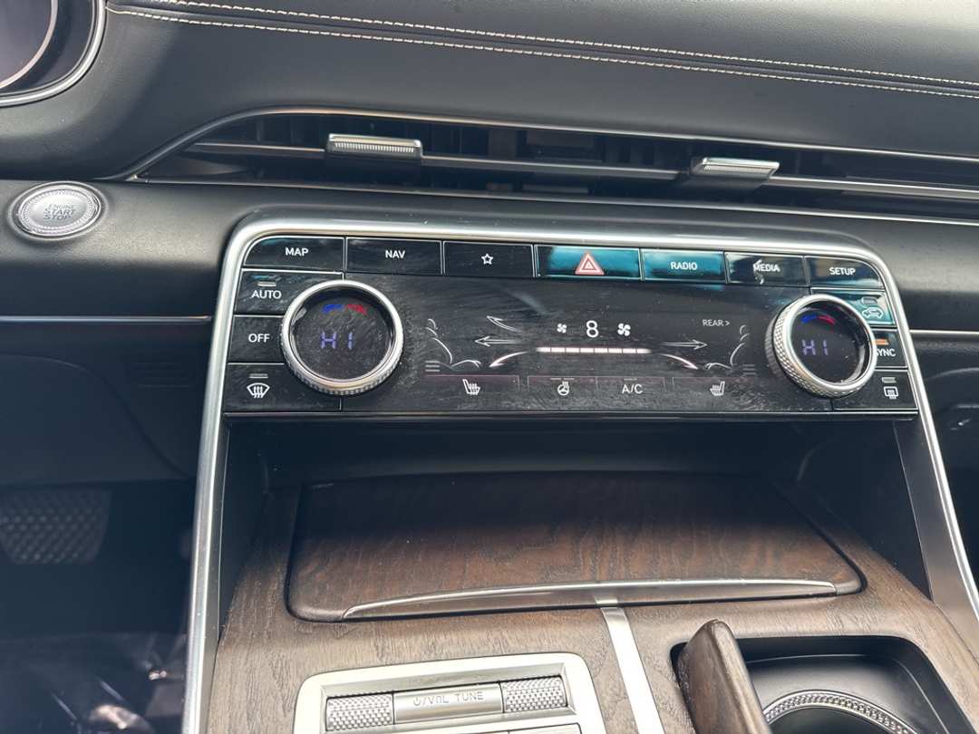 2024 Genesis Gv80 2.5T - Image 28