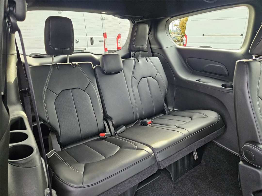 2026 Chrysler Voyager LX - Image 33