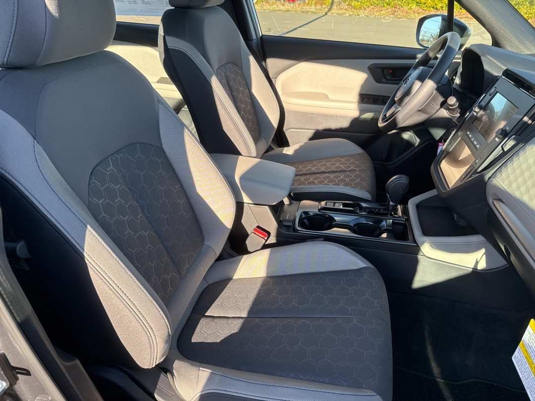 2026 Subaru Forester Base - Image 25