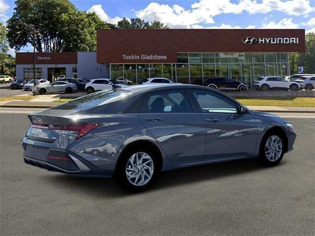 2026 Hyundai Elantra Blue - Image 8