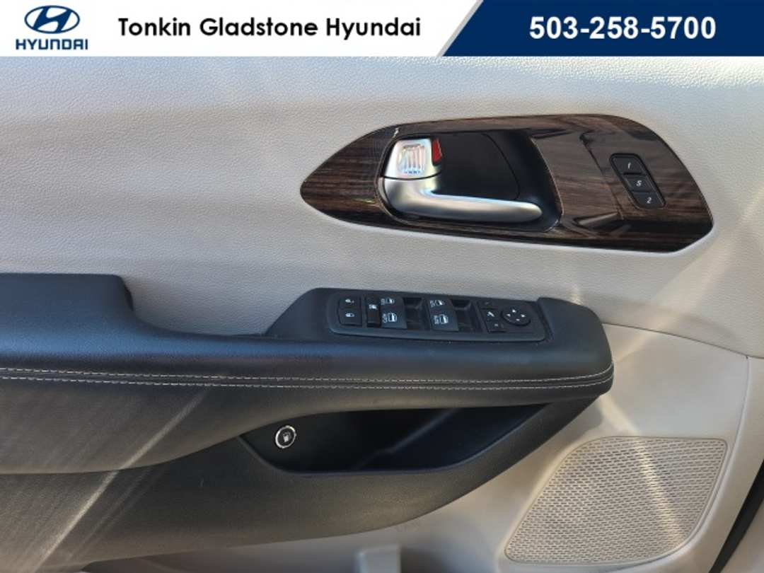 2023 Chrysler Pacifica Limited - Image 11