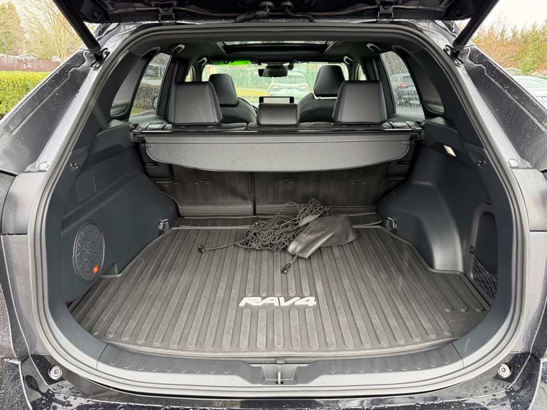 2023 Toyota Rav4 XSE - Image 12