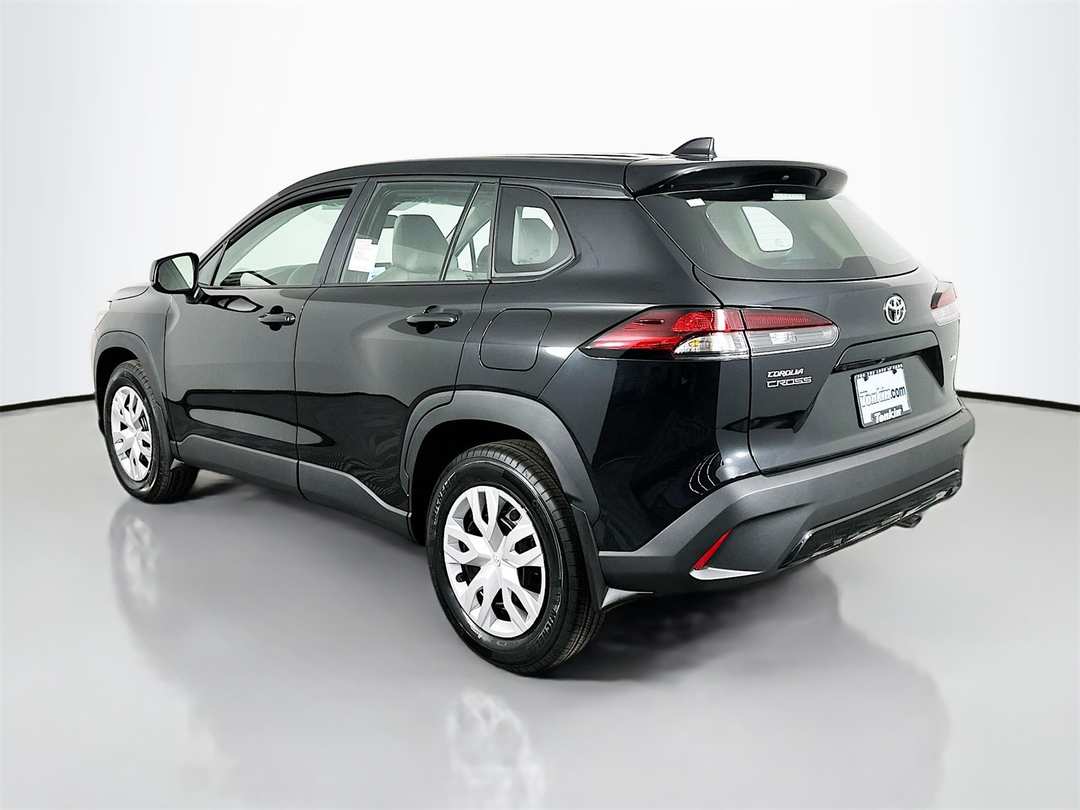 2026 Toyota Corolla Cross L - Image 5