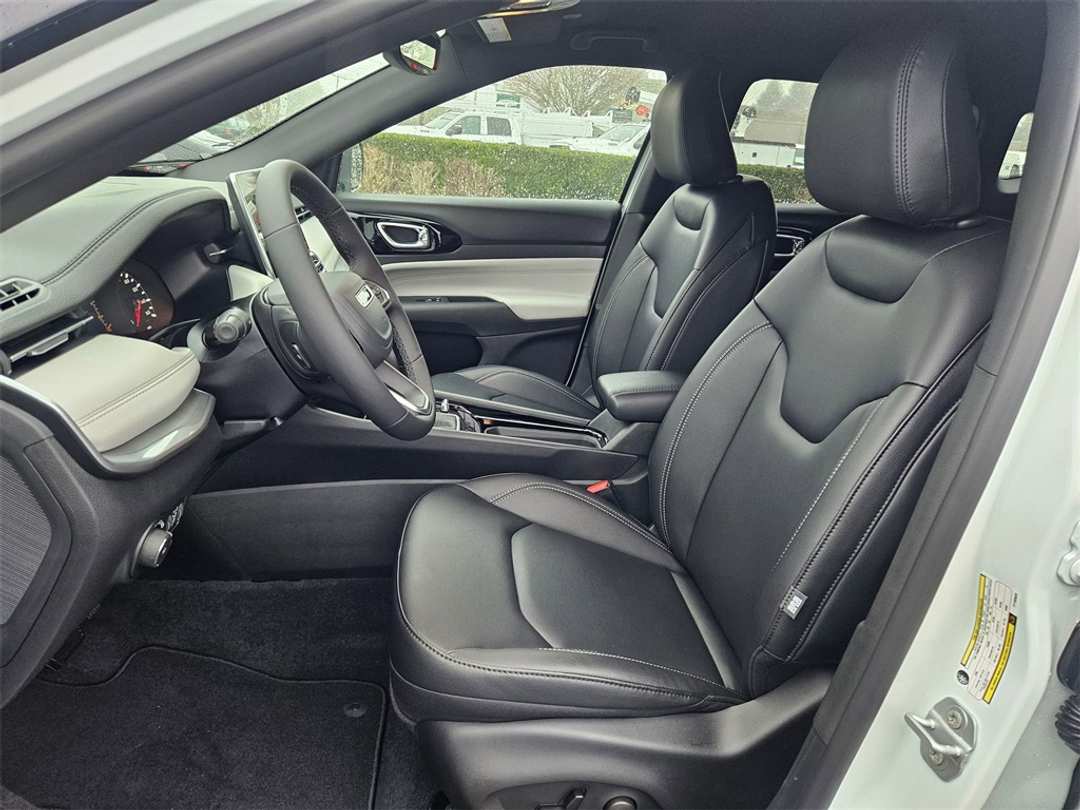 2026 Jeep Compass Limited - Image 14