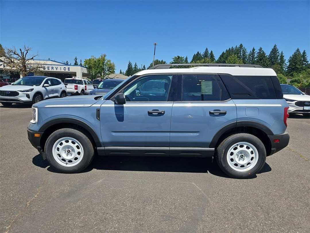2025 Ford Bronco Sport Heritage - Image 2