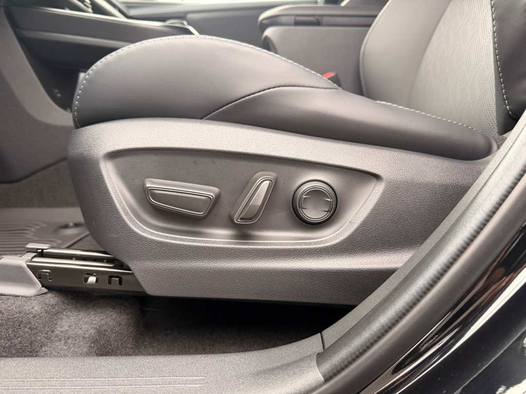 2026 Subaru Solterra Premium - Image 15