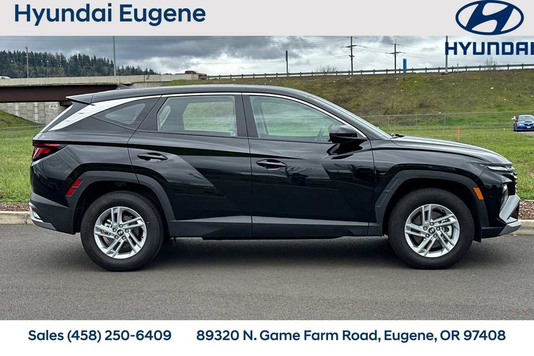 2025 Hyundai Tucson SE - Image 2