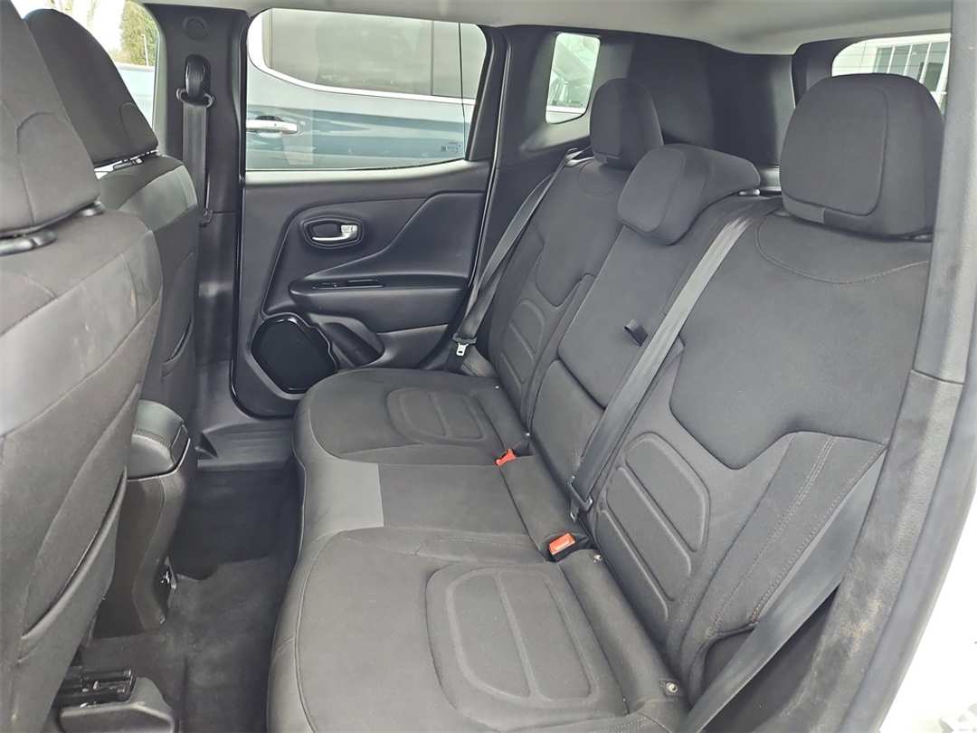 2017 Jeep Renegade Altitude - Image 23