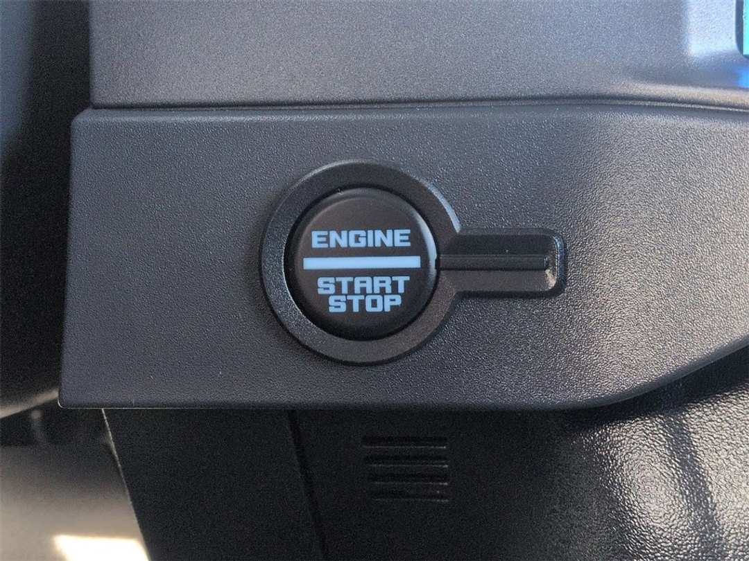 2025 Ford Bronco Badlands - Image 15