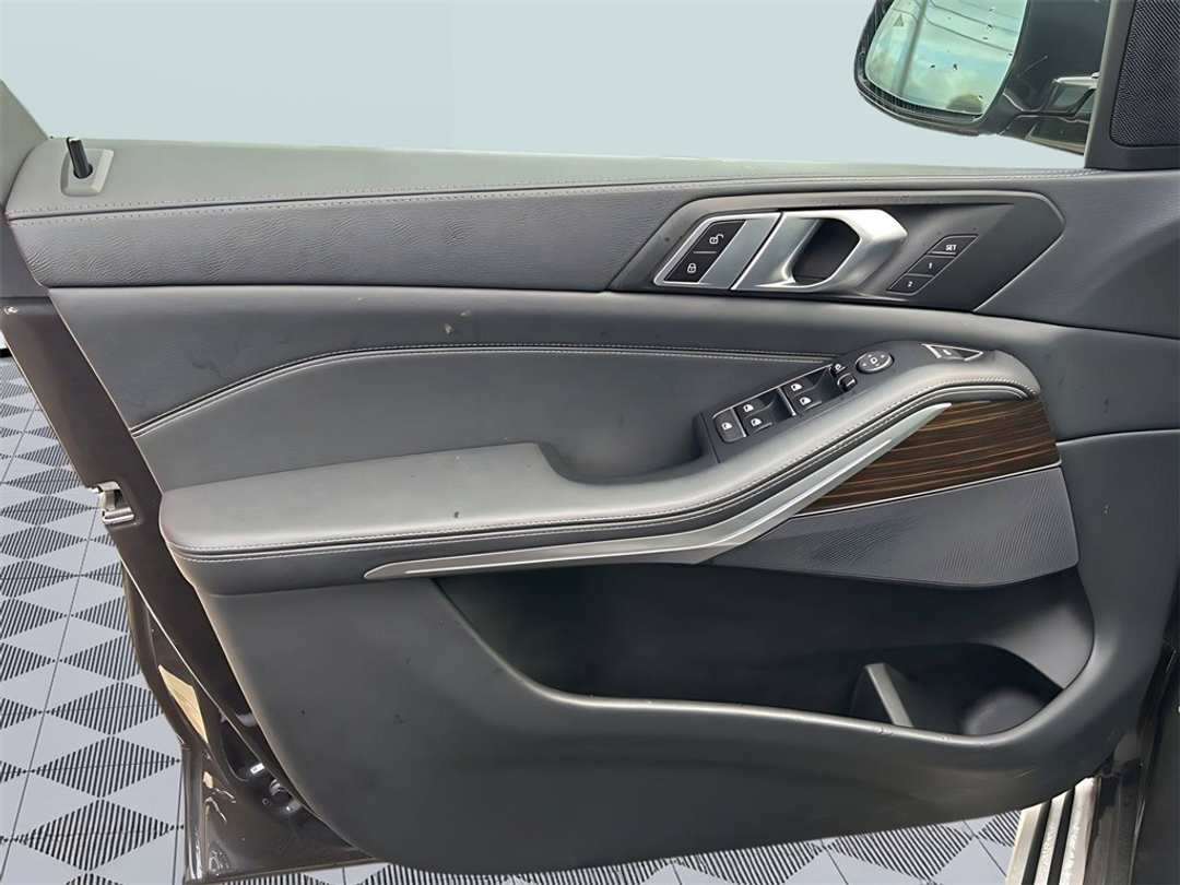 2023 BMW X5 xDrive40i - Image 24