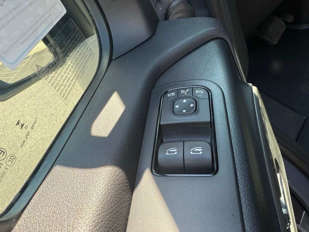 2025 Mercedes-Benz Sprinter 2500 Cargo 144 WB - Image 24