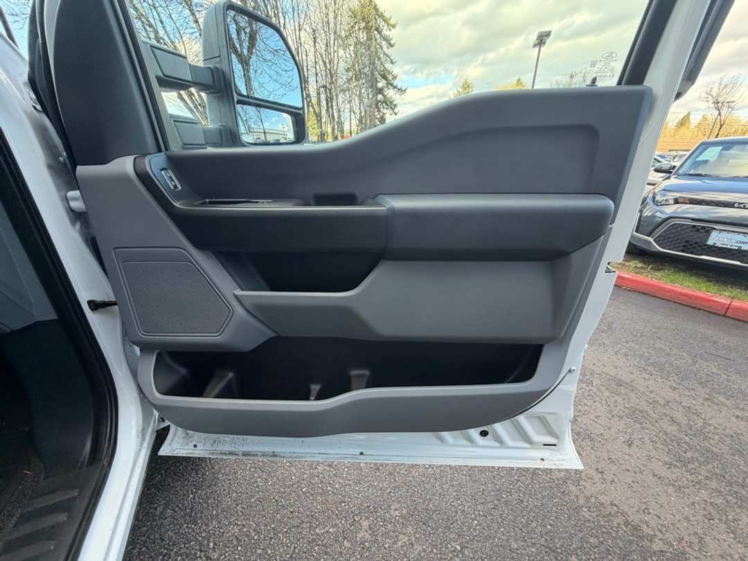2024 Ford F-350Sd XL - Image 25