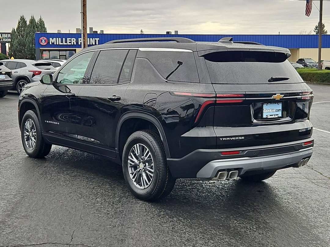 2026 Chevrolet Traverse LT - Image 3