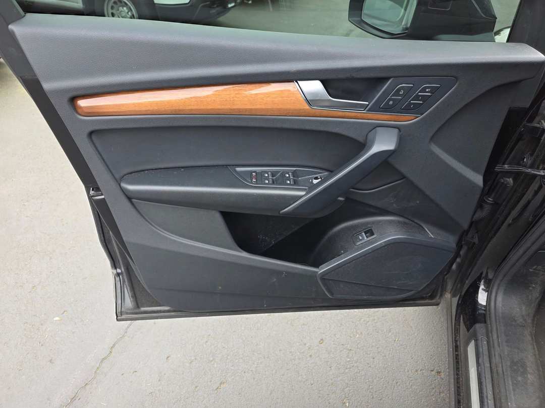 2023 Audi Q5 40 Premium - Image 10