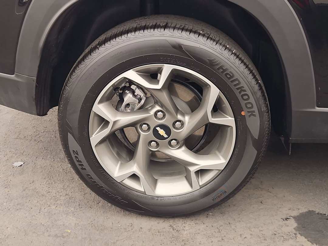 2025 Chevrolet Trax LT - Image 30