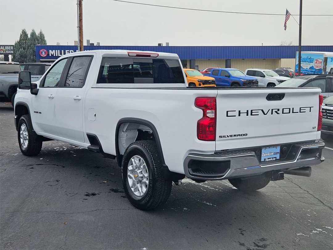 2026 Chevrolet Silverado 3500Hd LT - Image 4