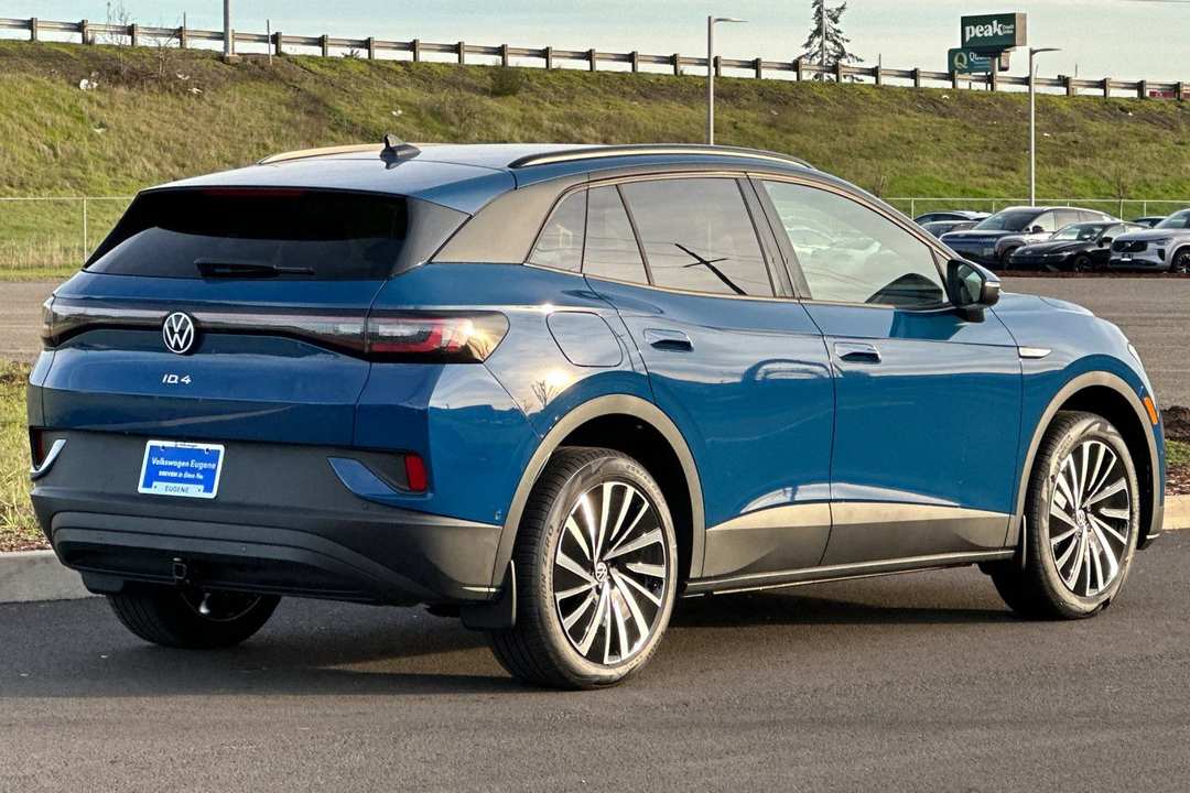 2025 Volkswagen Id.4 Pro - Image 3