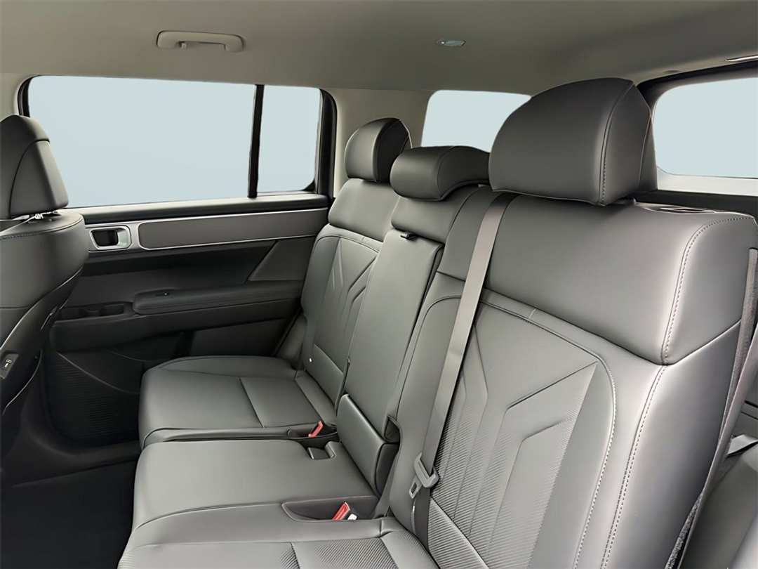 2026 Hyundai Santa Fe SEL - Image 28