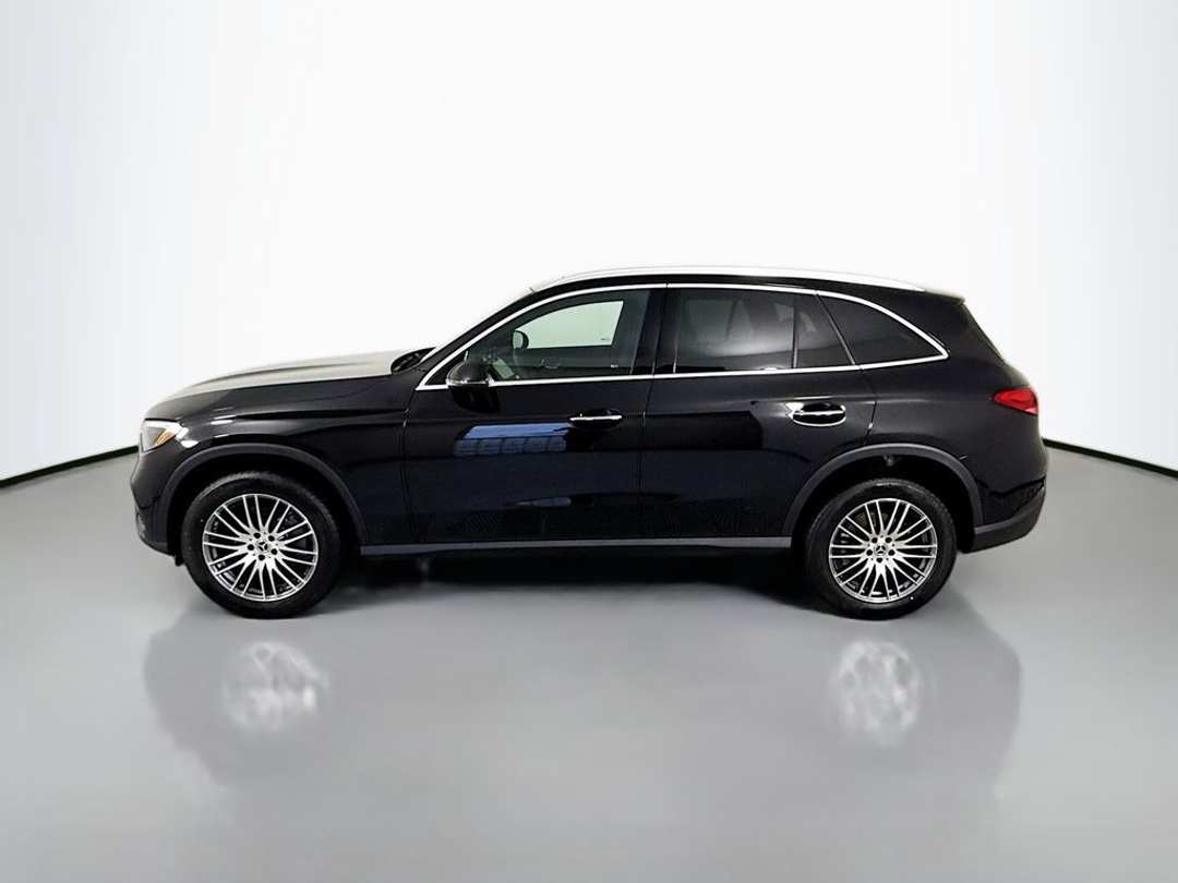 2026 Mercedes-Benz GLC GLC 300 - Image 2