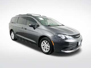 2020 Chrysler Voyager LX