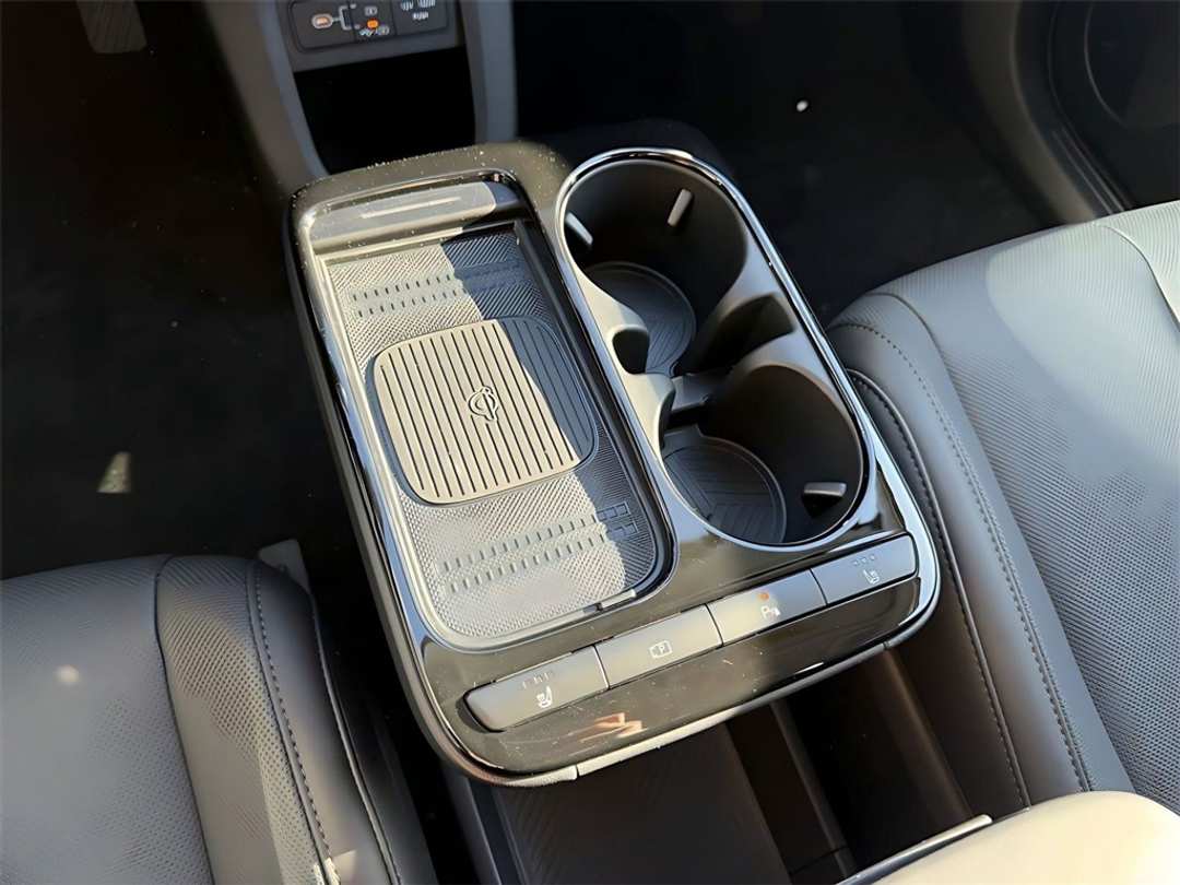 2026 Hyundai Ioniq 5 SEL - Image 24