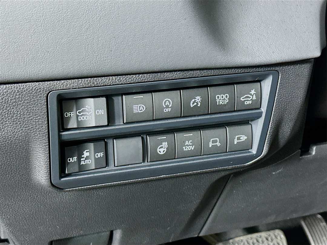 2026 Toyota Tundra Platinum - Image 10