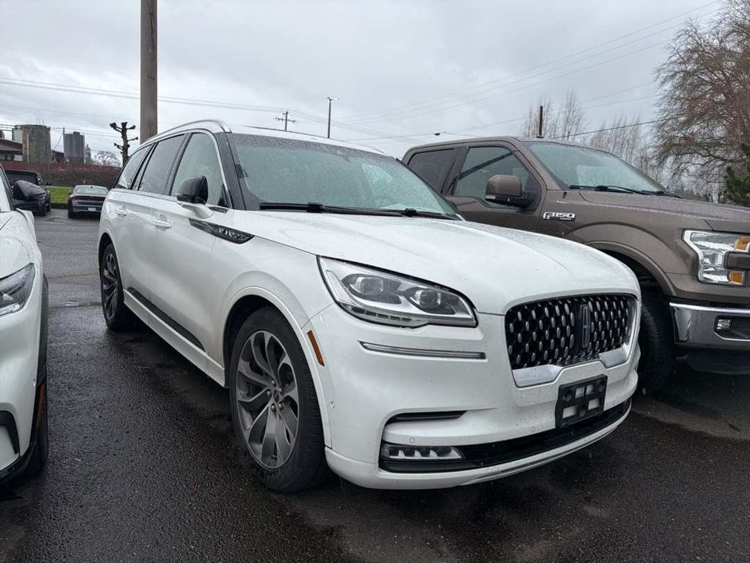 2023 Lincoln Aviator Grand Touring - Image 3