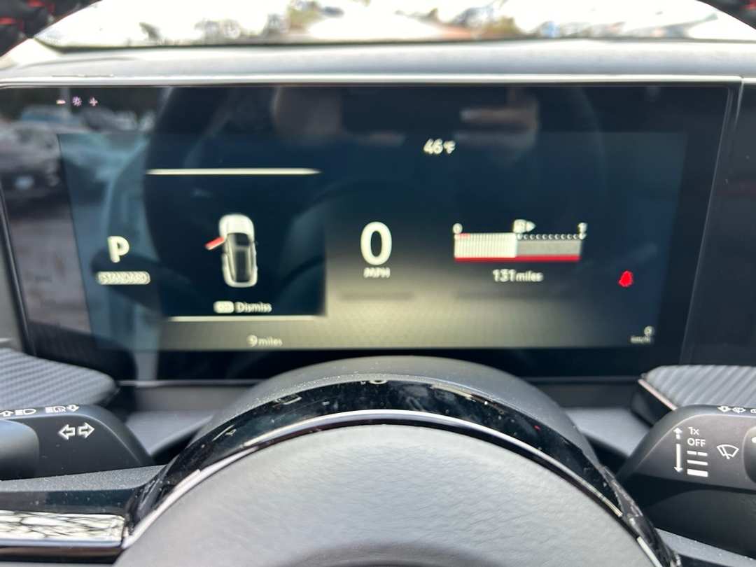 2025 Nissan Kicks SR - Image 15