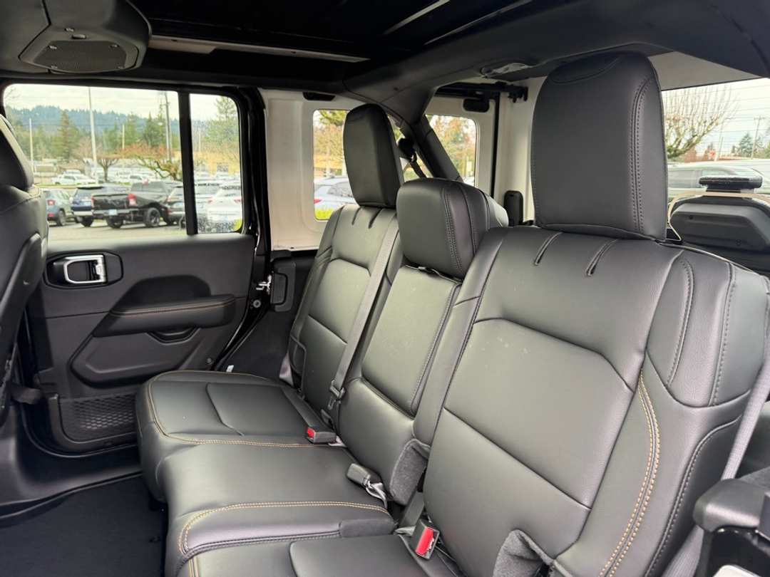 2026 Jeep Wrangler Sahara - Image 29