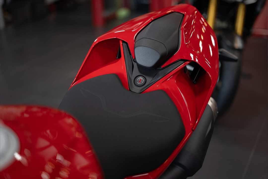 2025 Ducati Streetfighter V2 S - Image 6