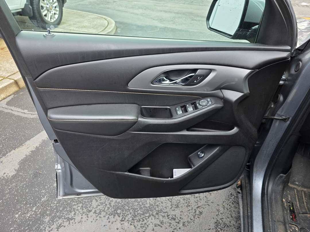 2019 Chevrolet Traverse LT - Image 10