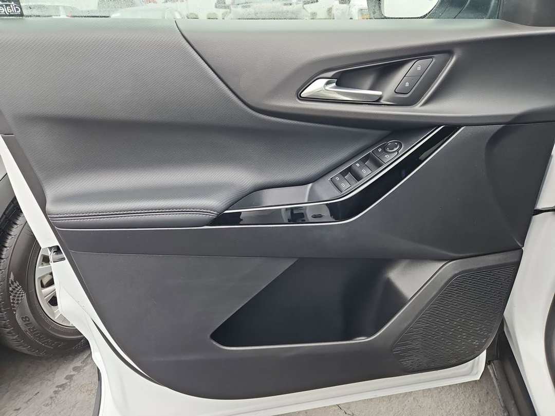 2025 Chevrolet Equinox LT - Image 10