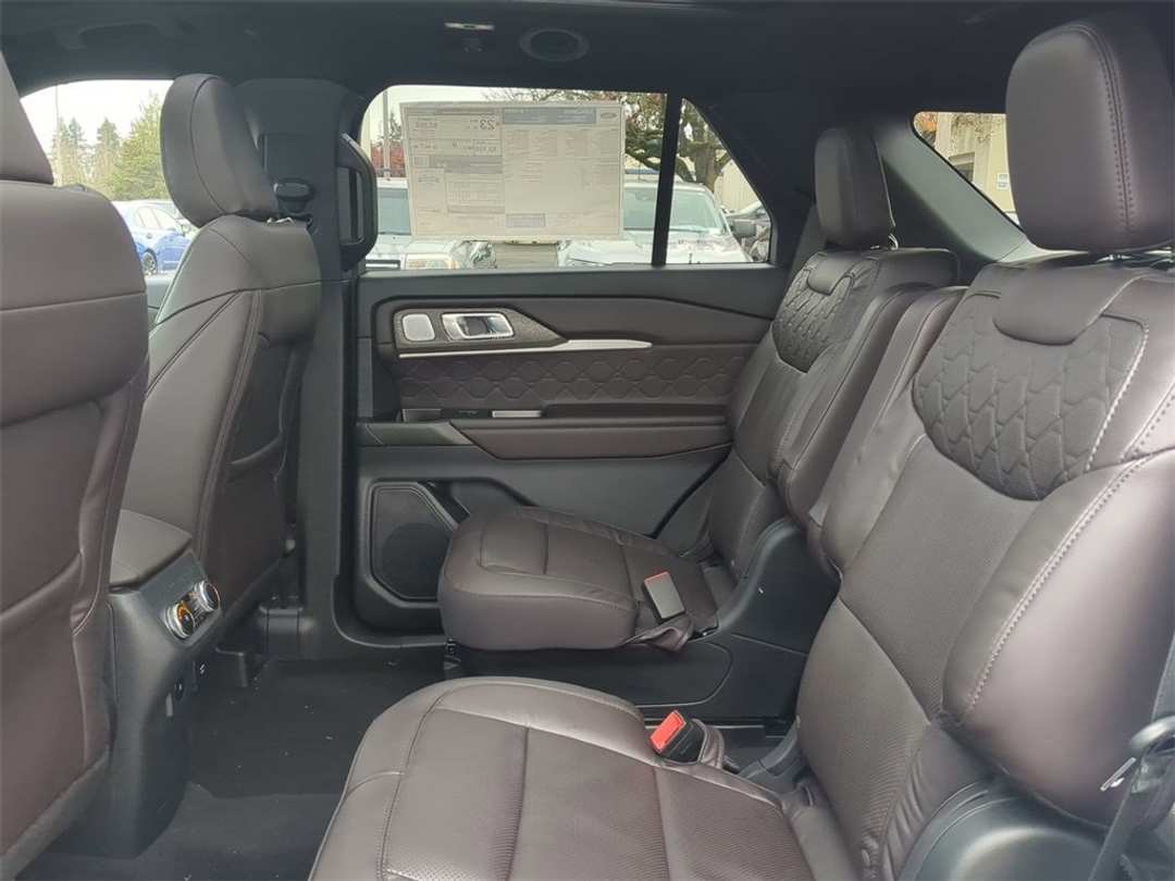 2026 Ford Explorer Platinum - Image 26
