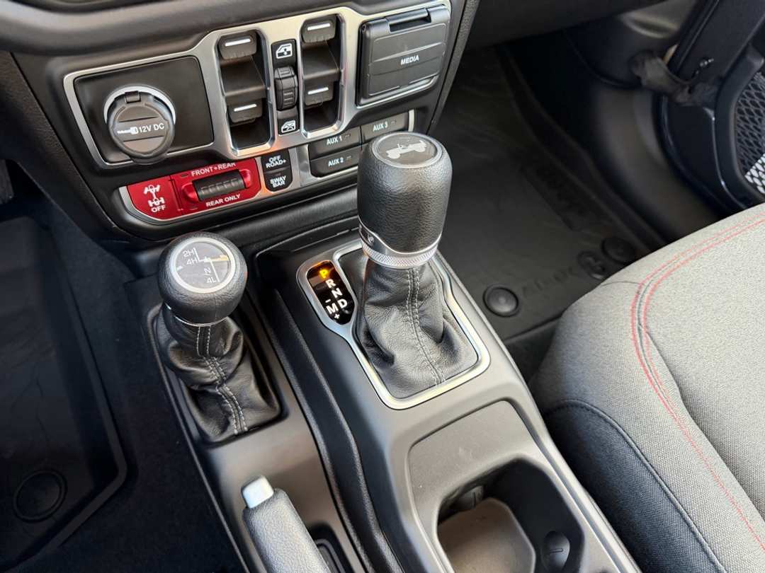 2026 Jeep Wrangler Rubicon - Image 25