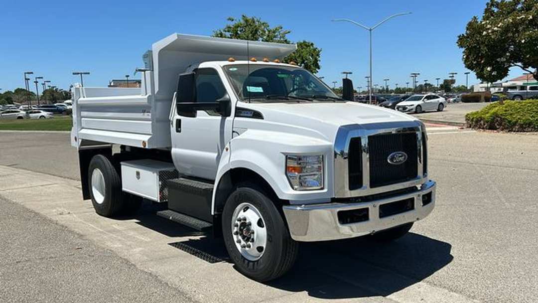 2025 Ford F-650Sd Base - Image 3