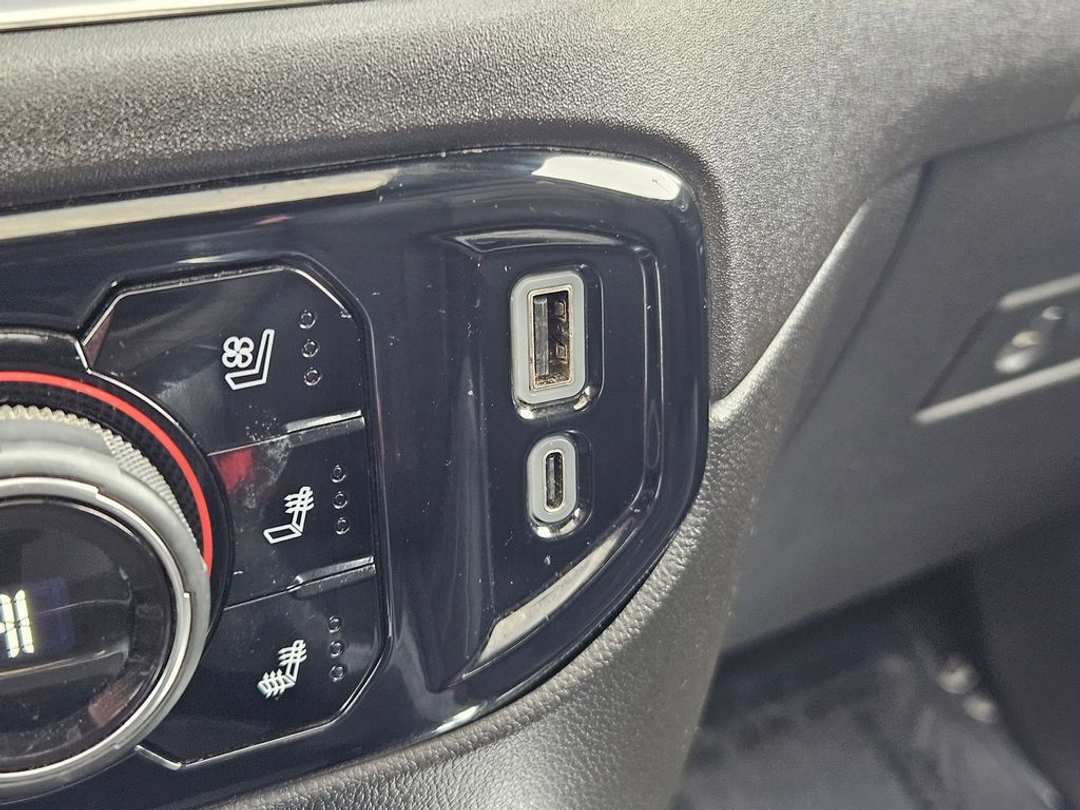 2024 Chevrolet Silverado 3500Hd LTZ - Image 26