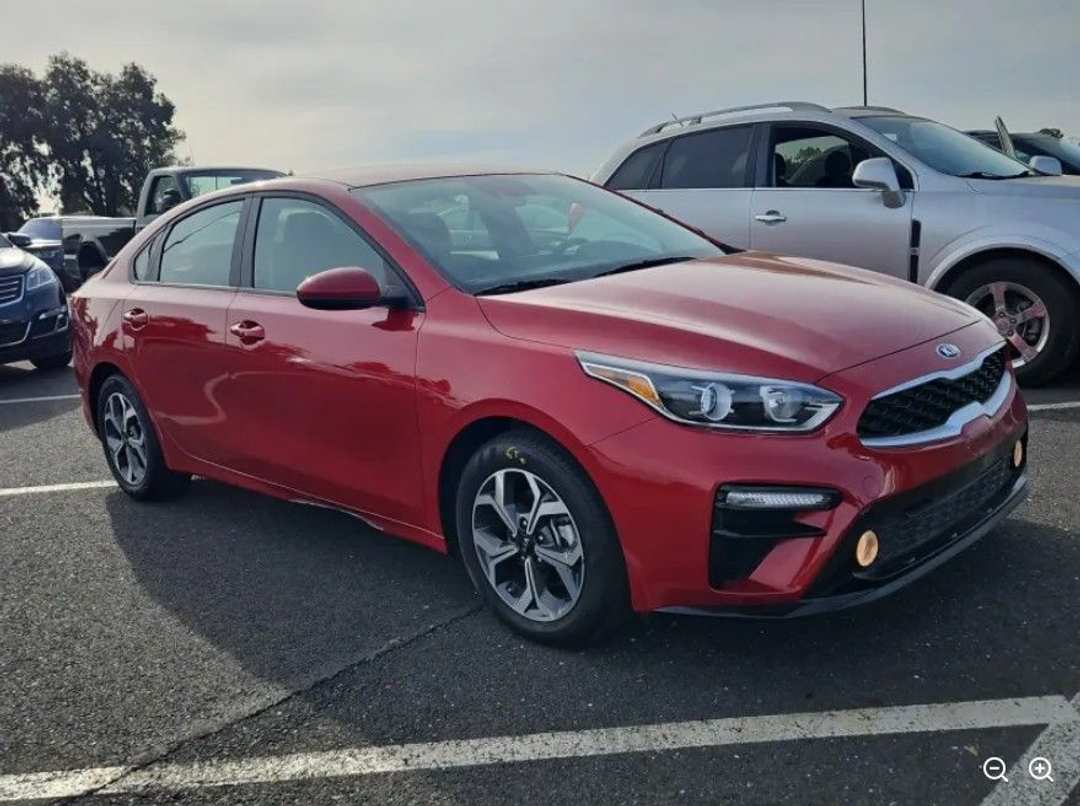 2019 Kia Forte LXS - Image 2