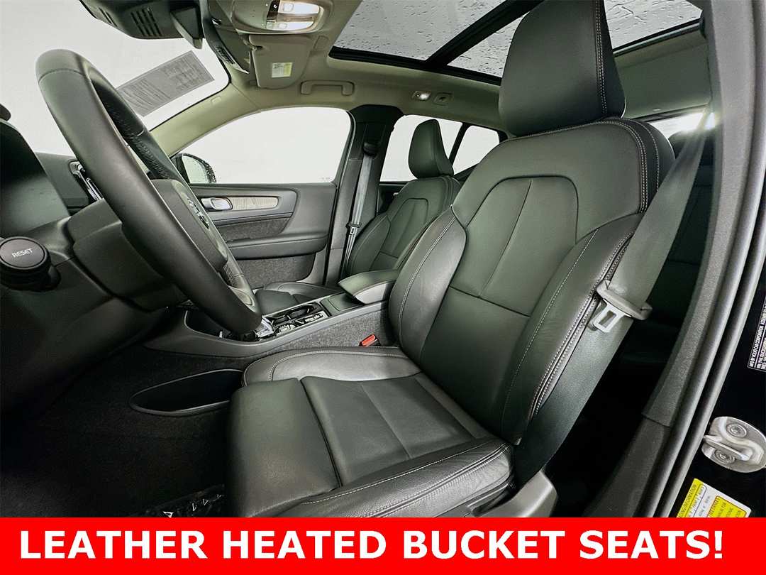 2025 Volvo Xc40 B5 Plus Dark Theme - Image 10