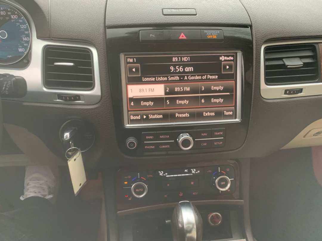 2012 Volkswagen Touareg V6 TDI - Image 12