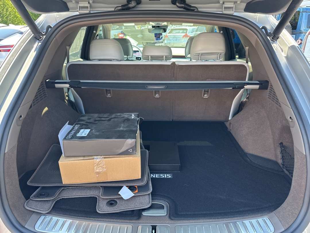 2026 Genesis Electrified Gv70 - Image 13