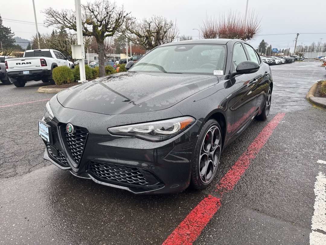 2026 Alfa Romeo Giulia Base - Image 3