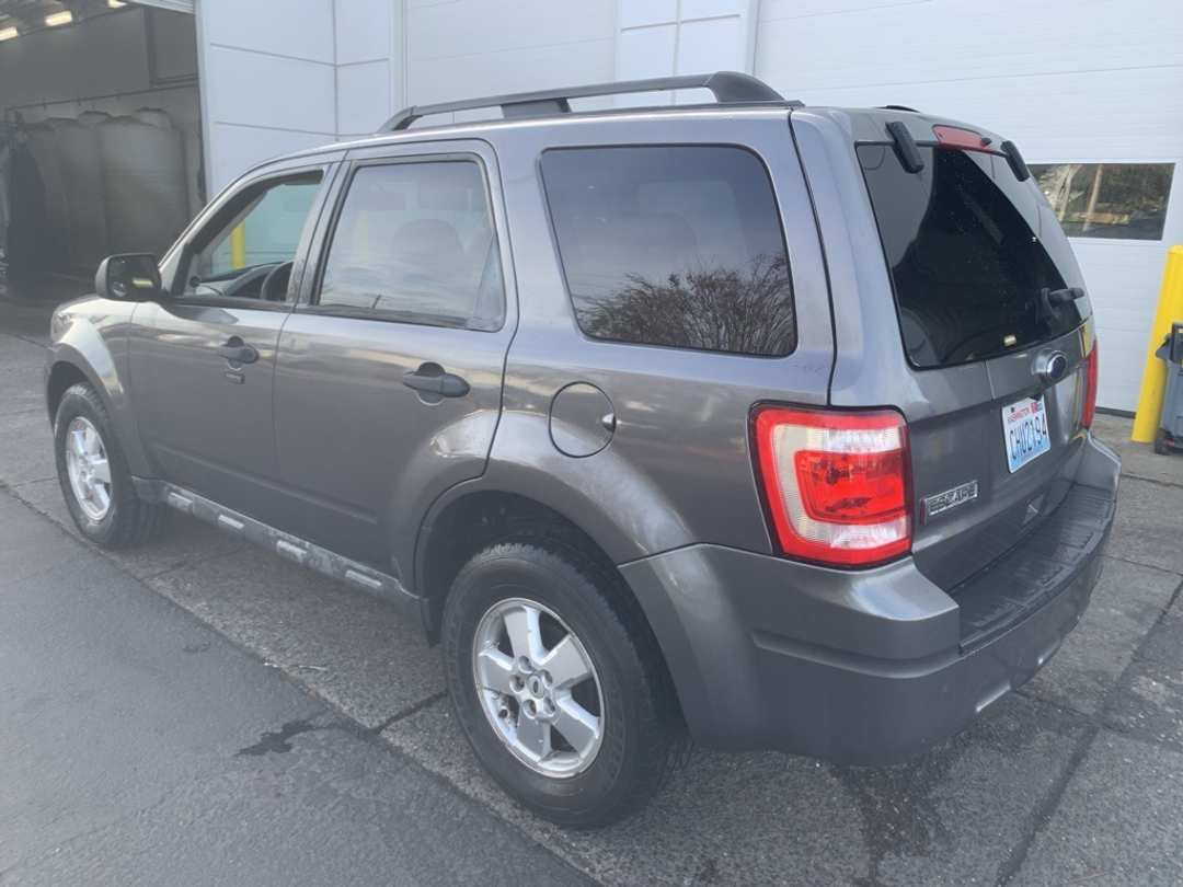 2010 Ford Escape XLT - Image 2