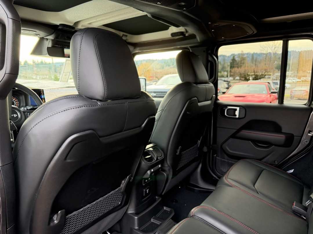 2026 Jeep Wrangler Rubicon X - Image 30